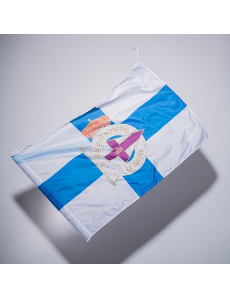 Bandera-deportivo-de-la-coruña-blanca-cruz-azul-escudo-depor-centro-poliester-145x95cm-banderas-futbol-animacion